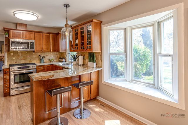 505 Fairlawn Avenue, Libertyville, IL 60048