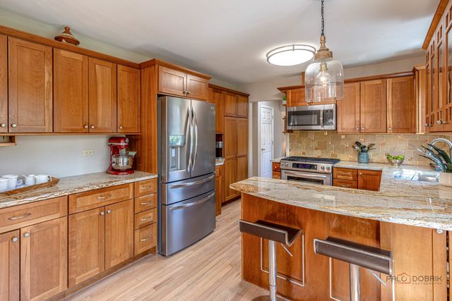 505 Fairlawn Avenue, Libertyville, IL 60048