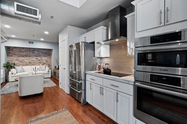 6007 Memorial Drive 202, Houston, TX 77007