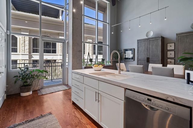 6007 Memorial Drive 202, Houston, TX 77007