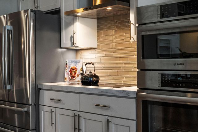 6007 Memorial Drive 202, Houston, TX 77007