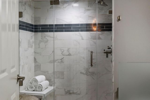 6007 Memorial Drive 202, Houston, TX 77007