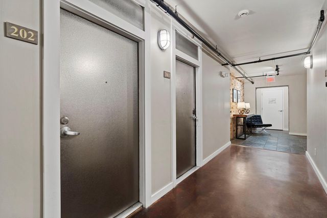 6007 Memorial Drive 202, Houston, TX 77007