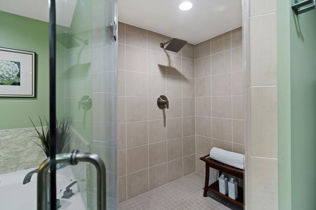 6007 Memorial Drive 202, Houston, TX 77007