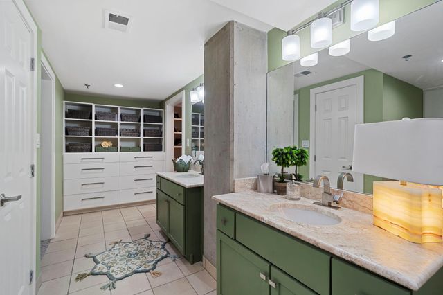 6007 Memorial Drive 202, Houston, TX 77007