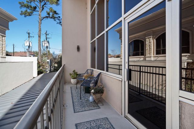 6007 Memorial Drive 202, Houston, TX 77007