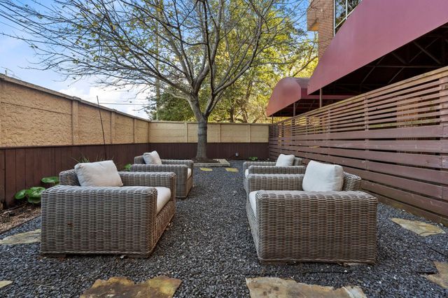 6007 Memorial Drive 202, Houston, TX 77007