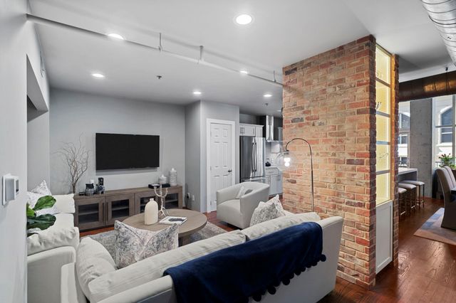 6007 Memorial Drive 202, Houston, TX 77007