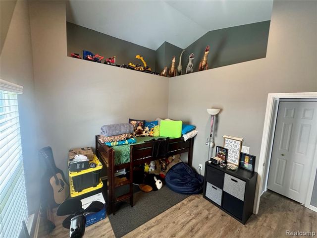 513 River Ridge Drive, Waterford, MI 48327