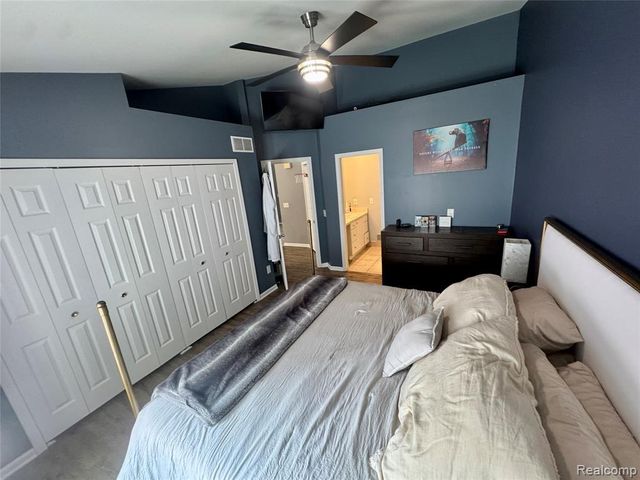 513 River Ridge Drive, Waterford, MI 48327