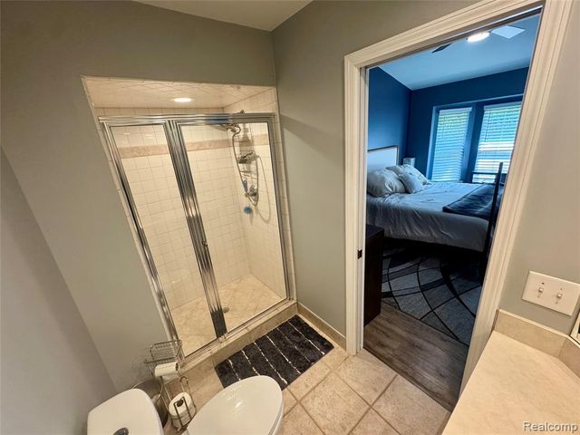 513 River Ridge Drive, Waterford, MI 48327