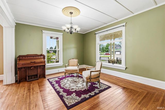 518 E Lincoln Way, Mishawaka, IN 46544