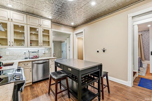 518 E Lincoln Way, Mishawaka, IN 46544