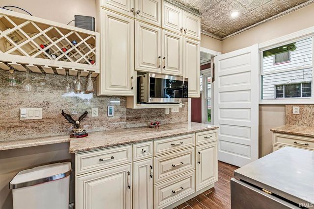 518 E Lincoln Way, Mishawaka, IN 46544