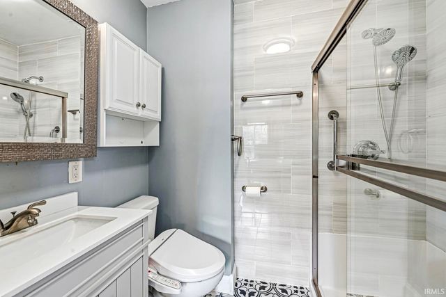 518 E Lincoln Way, Mishawaka, IN 46544