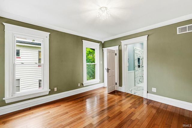 518 E Lincoln Way, Mishawaka, IN 46544
