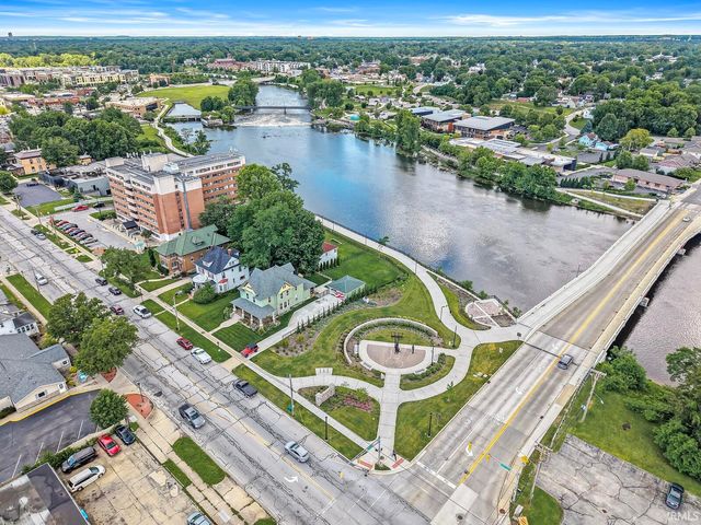 518 E Lincoln Way, Mishawaka, IN 46544