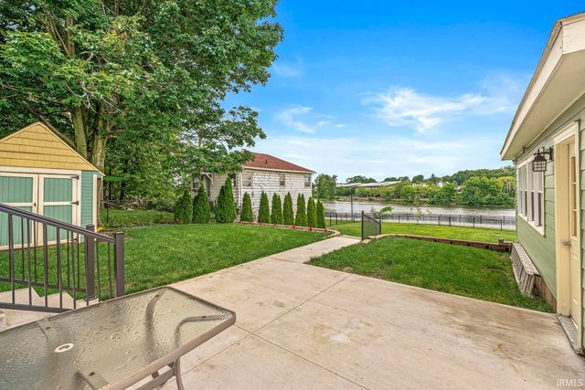 518 E Lincoln Way, Mishawaka, IN 46544