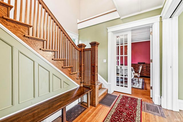 518 E Lincoln Way, Mishawaka, IN 46544