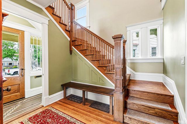 518 E Lincoln Way, Mishawaka, IN 46544