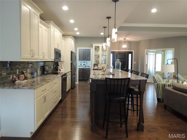 1021 Savannah Way, Greenville, IL 62246