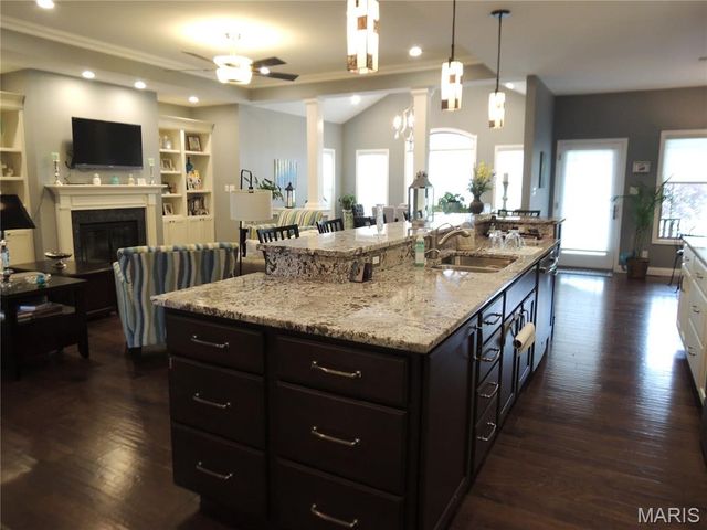 1021 Savannah Way, Greenville, IL 62246