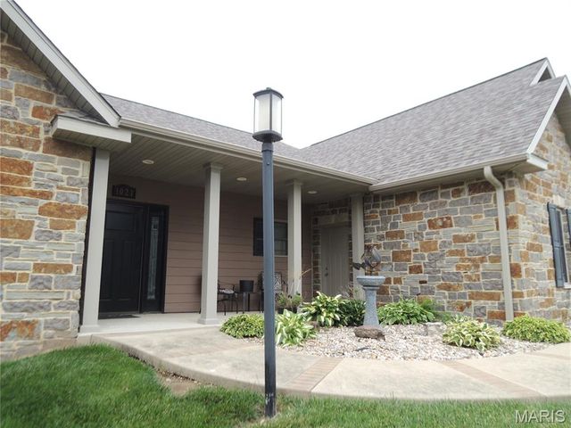 1021 Savannah Way, Greenville, IL 62246