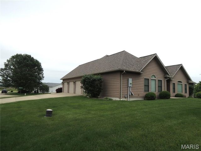 1021 Savannah Way, Greenville, IL 62246