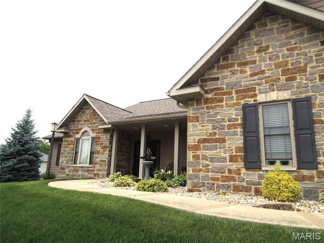 1021 Savannah Way, Greenville, IL 62246