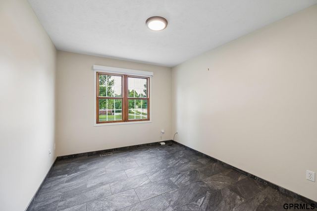 4800 S 75Th Street, Lincoln, NE 68516