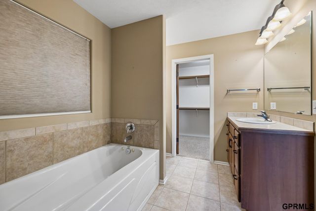 4800 S 75Th Street, Lincoln, NE 68516