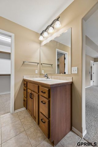 4800 S 75Th Street, Lincoln, NE 68516