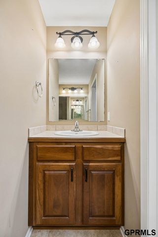 4800 S 75Th Street, Lincoln, NE 68516