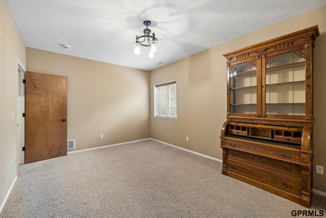 4800 S 75Th Street, Lincoln, NE 68516