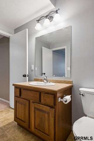 4800 S 75Th Street, Lincoln, NE 68516