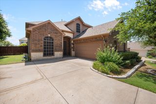 8222 Holly Hock Drive, Arlington, TX 76001