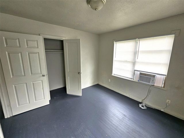 1133 5th Avenue N, Texas City, TX 77590