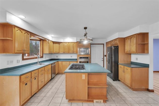 288 Wallrose Heights Rd, Economy, PA 15005