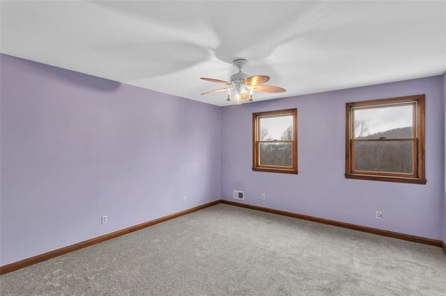 288 Wallrose Heights Rd, Economy, PA 15005