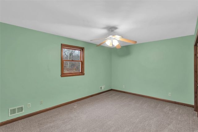 288 Wallrose Heights Rd, Economy, PA 15005