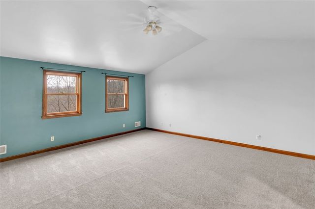 288 Wallrose Heights Rd, Economy, PA 15005