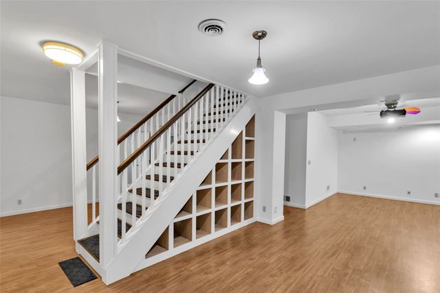 288 Wallrose Heights Rd, Economy, PA 15005