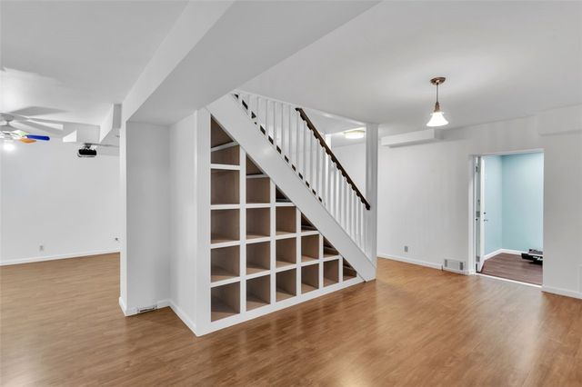 288 Wallrose Heights Rd, Economy, PA 15005