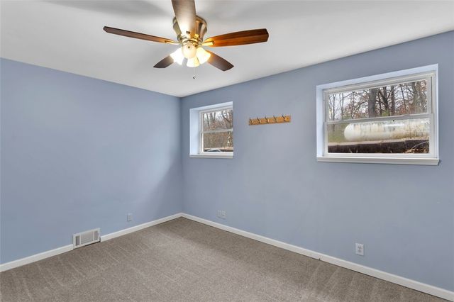 288 Wallrose Heights Rd, Economy, PA 15005