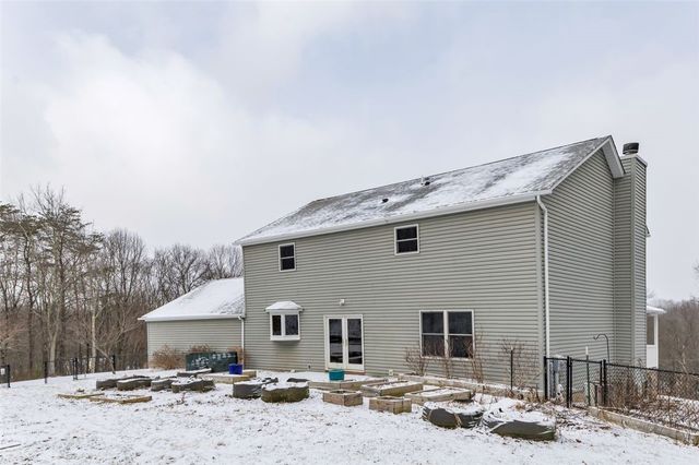 288 Wallrose Heights Rd, Economy, PA 15005