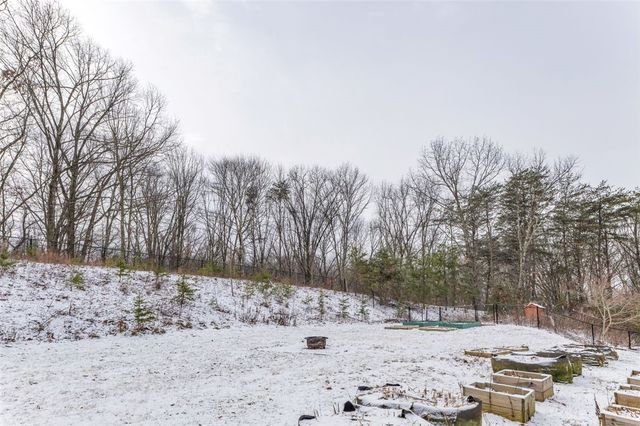 288 Wallrose Heights Rd, Economy, PA 15005