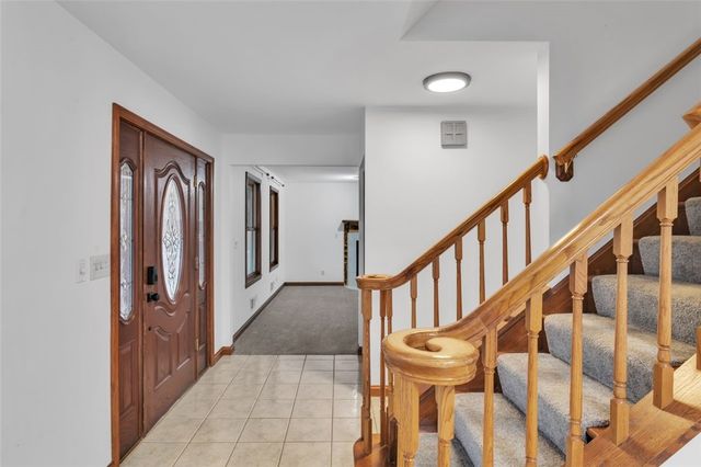 288 Wallrose Heights Rd, Economy, PA 15005