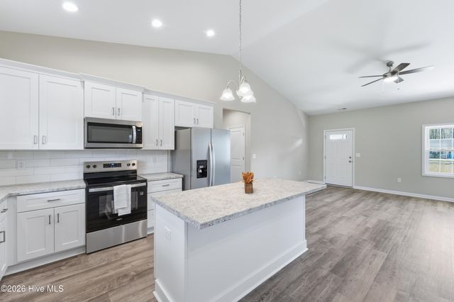 1992 Catherine Lake Road, Richlands, NC 28574