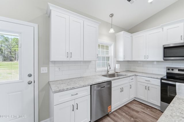 1992 Catherine Lake Road, Richlands, NC 28574