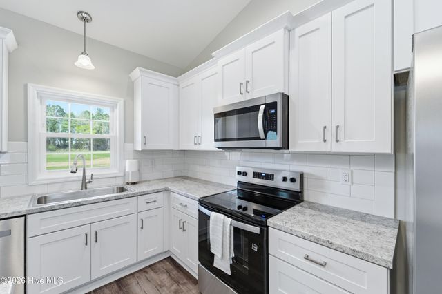 1992 Catherine Lake Road, Richlands, NC 28574